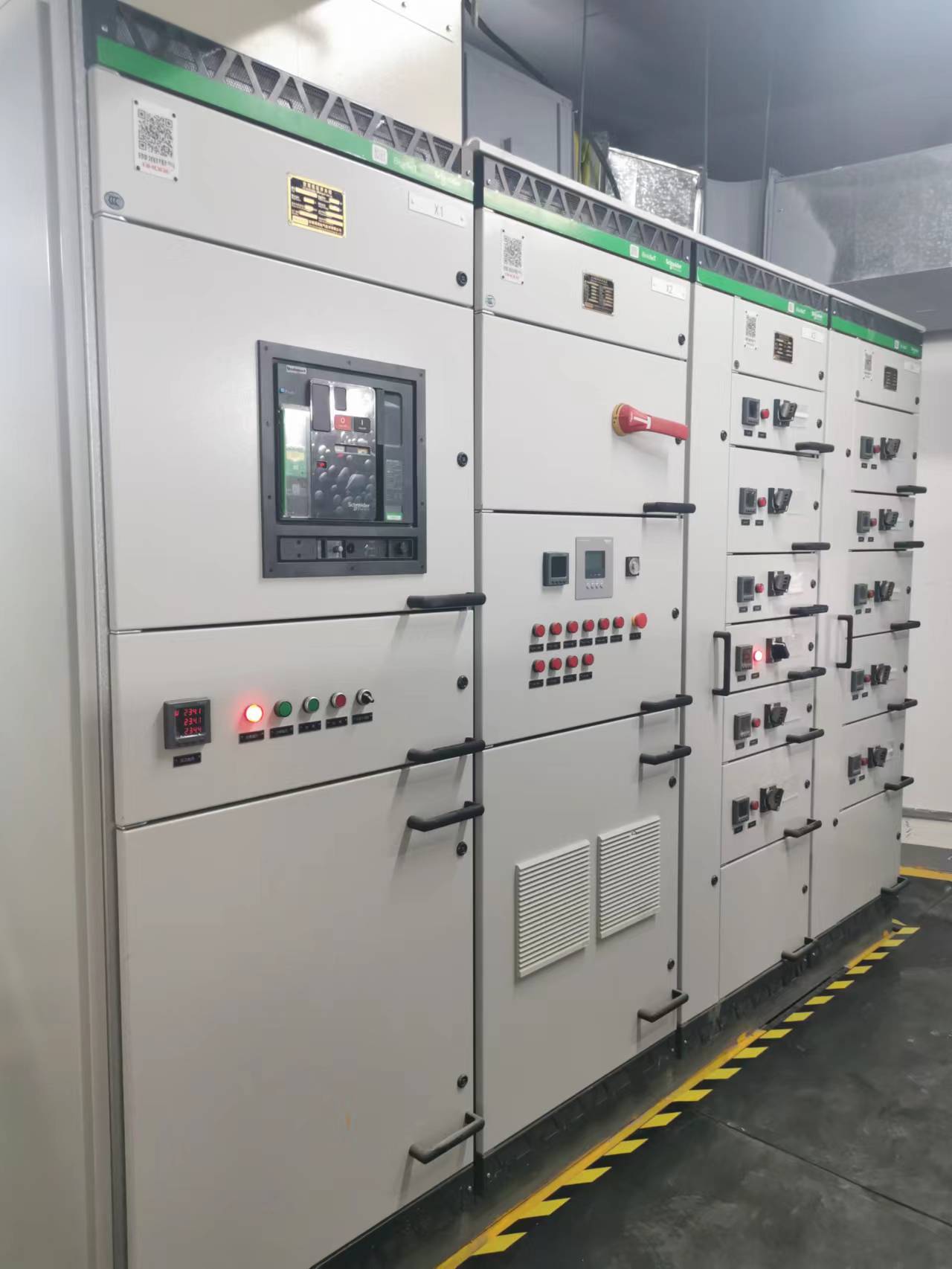 施耐德B柜醫院現場