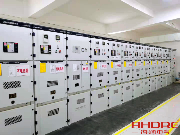 高壓柜現場圖.jpg 高壓柜現場圖.jpg