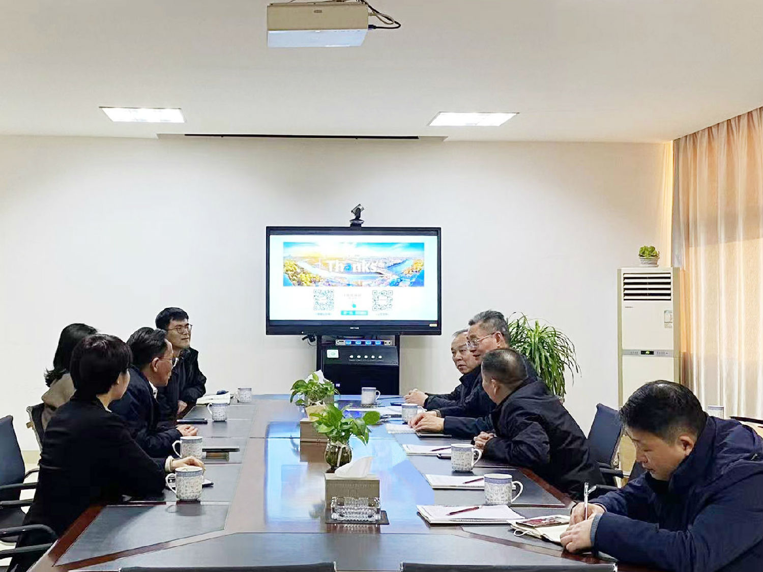 長豐縣政協主席俞成山一行蒞臨得潤電氣走訪調研2