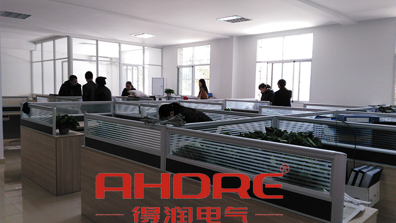 得潤電氣　高壓開關柜生產廠家　咨詢熱線：4000551777　QQ:3176885416.