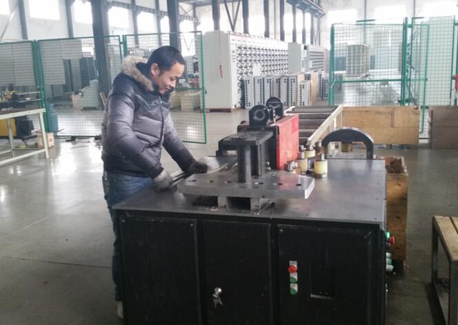 安徽得潤電氣技術有限公司,主營:高低壓開關柜,高低壓無功補償柜,消弧消諧裝置,自動化控制系統,綜保、儀表等,全國統一客服熱線:400-0551-777 安徽得潤電氣技術有限公司,主營:高低壓開關柜,高低壓無功補償柜,消弧消諧裝置,自動化控制系統,綜保、儀表等,全國統一客服熱線:400-0551-777