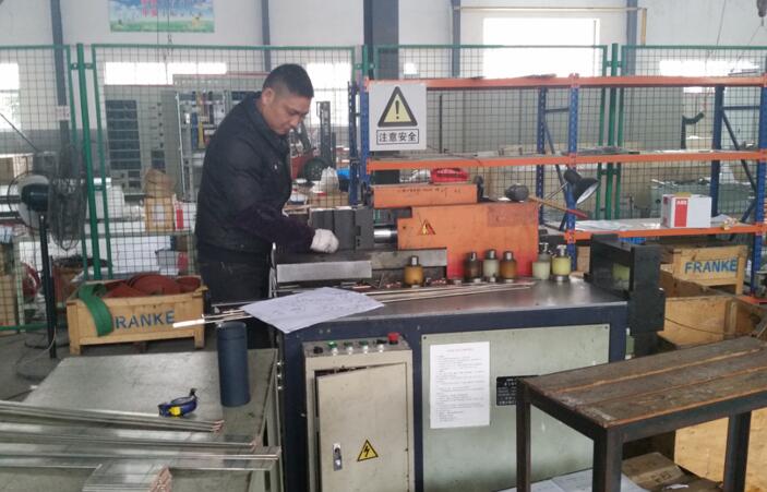 安徽得潤電氣技術有限公司,主營:高低壓開關柜,高低壓無功補償柜,消弧消諧裝置,自動化控制系統,綜保、儀表等,全國統一客服熱線:400-0551-777 安徽得潤電氣技術有限公司,主營:高低壓開關柜,高低壓無功補償柜,消弧消諧裝置,自動化控制系統,綜保、儀表等,全國統一客服熱線:400-0551-777