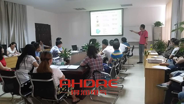 得潤電氣　開關柜生產廠家　咨詢熱線：4000551777　QQ:3176885416