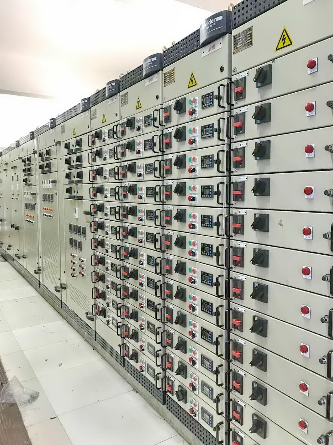 施耐德低壓柜，blokset型號 江山農化項目 得潤電氣制造