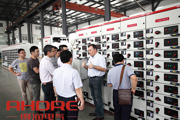 得潤電氣　開關柜生產廠家　咨詢熱線：4000551777　QQ:3176885416